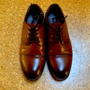 Youth dress shoes sz 5